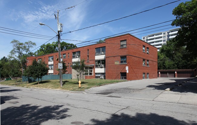 4-6 Greenbrook Dr in Toronto, ON - Building Photo - Primary Photo