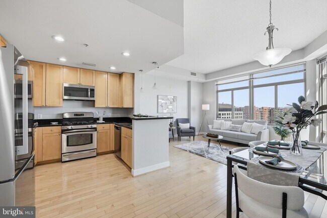 property at 3650 S Glebe Rd