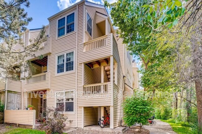 property at 979 S Miller St