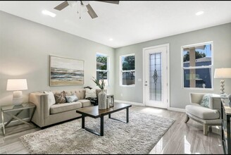 5047 23rd St N in St. Petersburg, FL - Foto de edificio - Building Photo