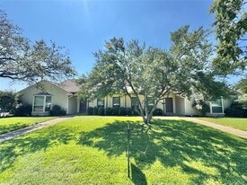 3786 Weeburn Dr in Dallas, TX - Building Photo