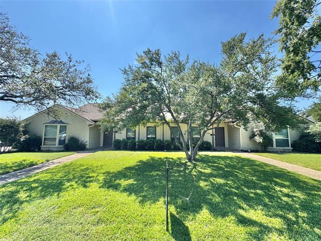 3786 Weeburn Dr in Dallas, TX - Building Photo