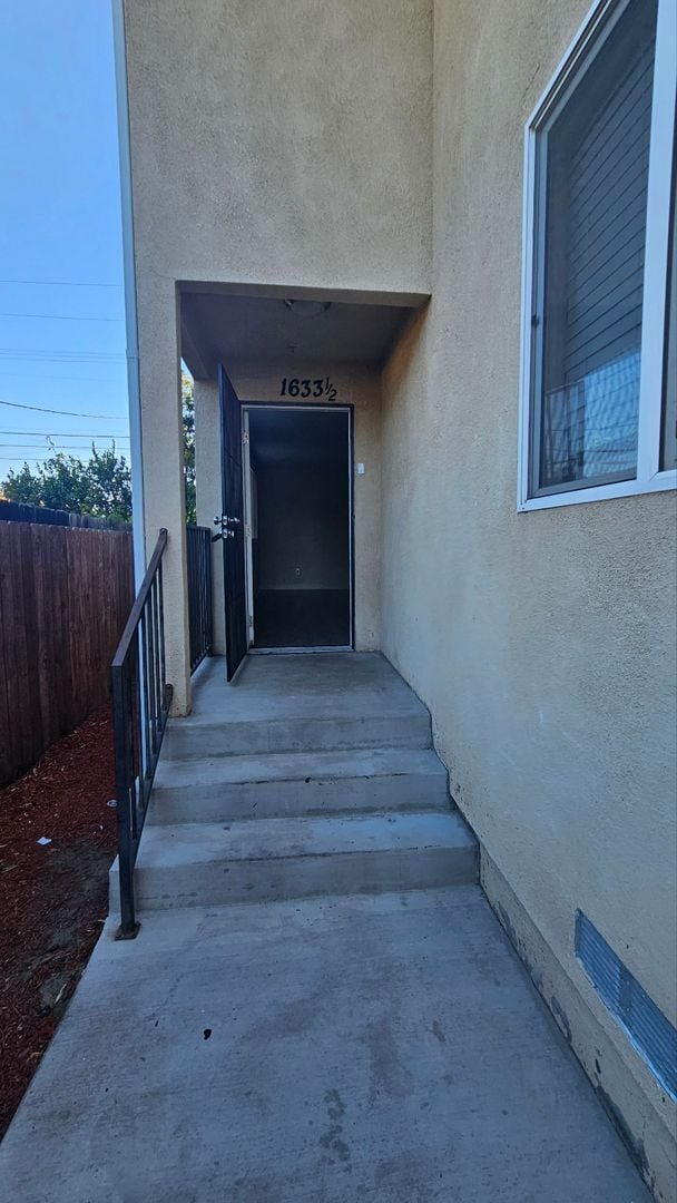 1631 E 85th St in Los Angeles, CA - Building Photo - Building Photo