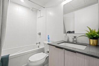 34 Maitland St in Toronto, ON - Building Photo - Building Photo