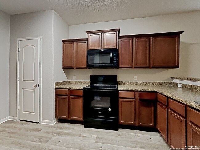 6147 Still Mdws in San Antonio, TX - Building Photo - Building Photo