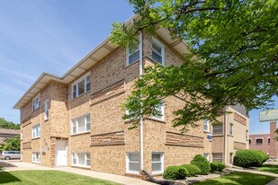 4916 N Harlem Ave in Harwood Heights, IL - Building Photo