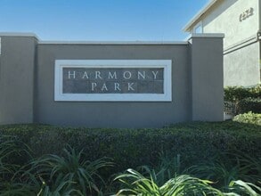 Harmony Park in Buena Park, CA - Foto de edificio - Building Photo