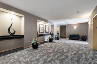 10900 W Bluemound Rd in Wauwatosa, WI - Building Photo - Building Photo