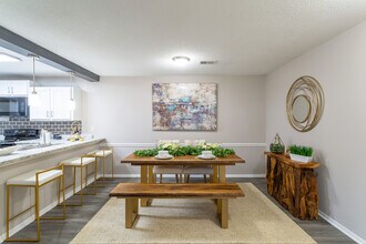The Arbors in Savannah, GA - Foto de edificio - Interior Photo