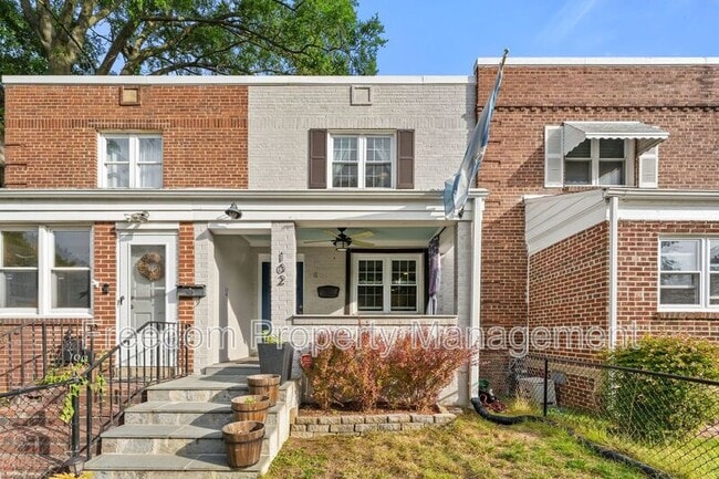 property at 102 Lynhaven Dr