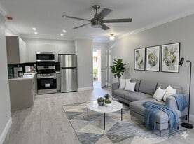 Las Palmas Senior Living in Hialeah, FL - Building Photo