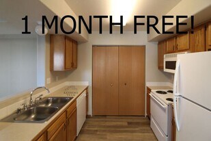 6405 Chapel Hill Blvd in Pasco, WA - Building Photo