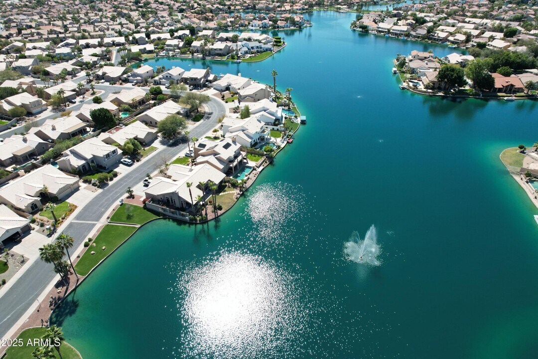 3830 E Lakewood Pkwy E in Phoenix, AZ - Foto de edificio