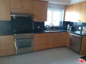 7720 Cowan Ave in Los Angeles, CA - Building Photo - Building Photo