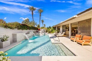76 Princeton Dr in Rancho Mirage, CA - Building Photo