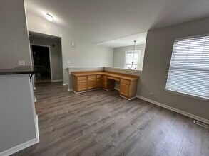 707 Genesee Dr in Naperville, IL - Building Photo - Building Photo