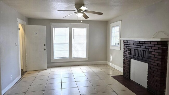 1113 S Park Ave, Unit 101 in Sanford, FL - Building Photo - Building Photo