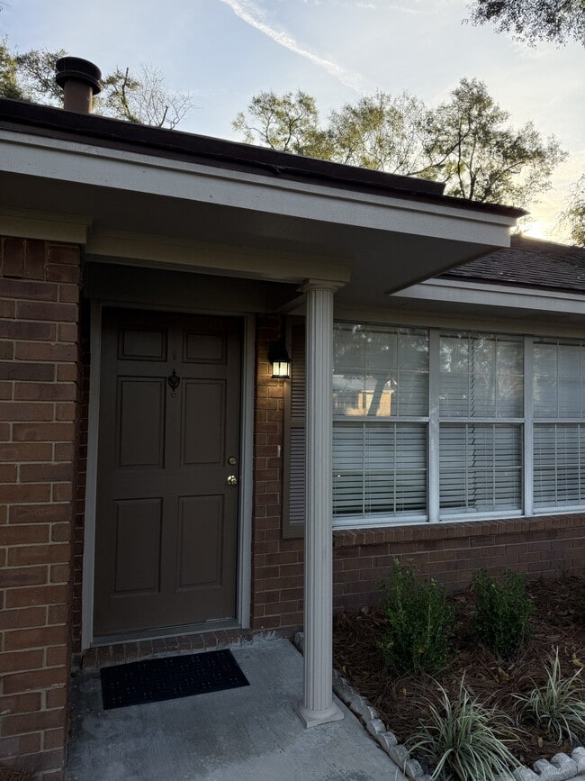 1008 Old Oatland Island Rd in Savannah, GA - Building Photo - Building Photo