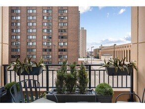 100 3rd Ave S in Minneapolis, MN - Building Photo - Building Photo