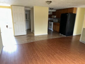 623 E Lake Ave in Peoria, IL - Building Photo - Building Photo