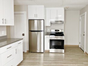 44 Jones Rd-Unit -2 in Revere, MA - Building Photo - Building Photo