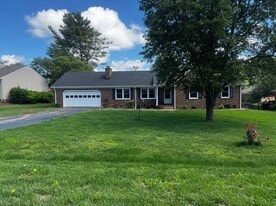 806 Lois Ln in Bowling Green, KY - Building Photo