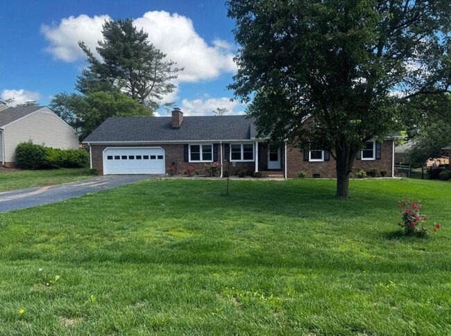 property at 806 Lois Ln