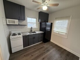 3943 Front St in Grove City, OH - Building Photo