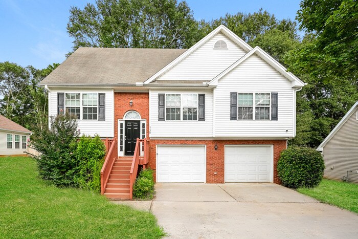 115 H Grier Dr in Mcdonough, GA - Building Photo