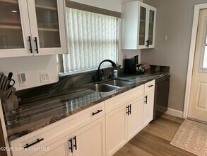 574 Dianne Dr in Melbourne, FL - Building Photo - Building Photo