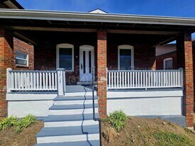 3717 Cambridge Ave in Maplewood, MO - Building Photo