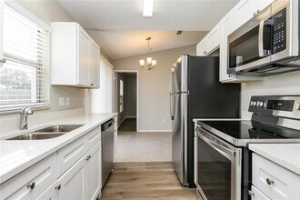 3243 Knightsbridge Rd in Orlando, FL - Building Photo - Building Photo