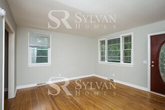 1041 Westhaven Dr in West Columbia, SC - Foto de edificio - Building Photo