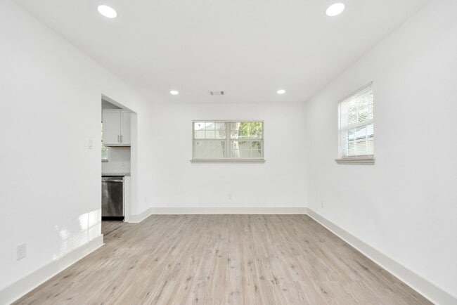 property at 1501 Maiden Ln