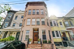 93 Magnolia Ave in Jersey City, NJ - Building Photo