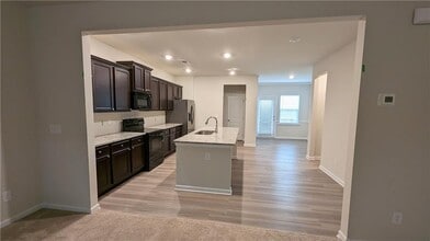 549 Ruths Dr in Holly Springs, GA - Building Photo - Building Photo