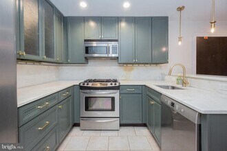 1323 Clifton St NW in Washington, DC - Building Photo - Building Photo