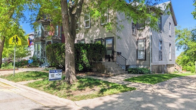 property at 416-418 N 1st St