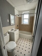 242 Lexington Ave, #6, Unit 6 in Jersey City, NJ - Building Photo - Building Photo