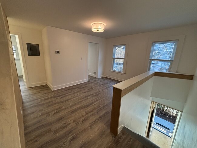 1744 Farmington Ave, Unit 3 in Unionville, CT - Building Photo - Building Photo