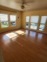 1526 1/2 Hauser Blvd, Unit 1526 in Los Angeles, CA - Building Photo - Building Photo