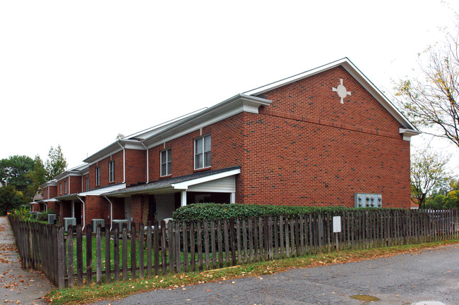 LTS 633 Maxwelton Court in Lexington, KY - Building Photo - Building Photo