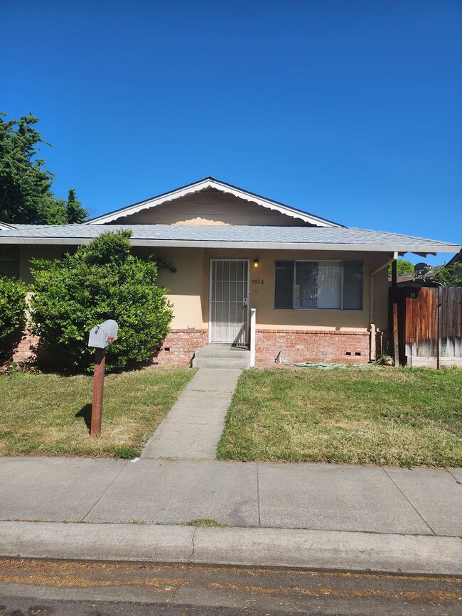 property at 1924-2042 Sage Ct