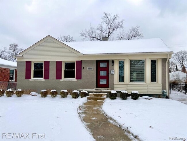 property at 4516 Robinwood Ave