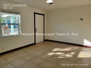 2215 Lauren Dr in Largo, FL - Building Photo - Building Photo