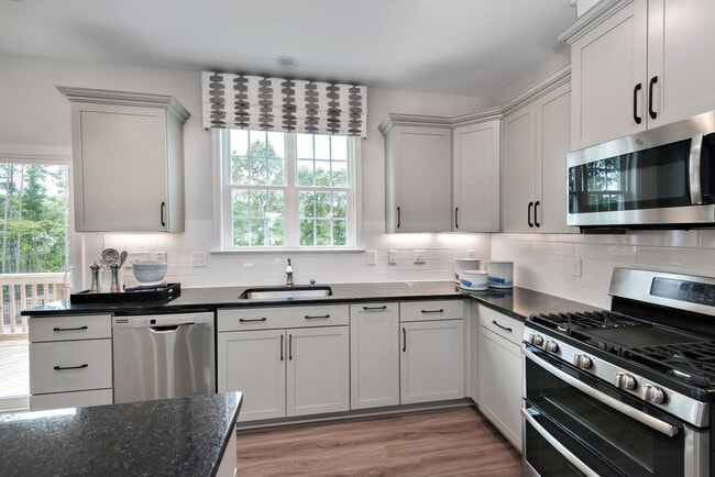 Avalon Townhomes Brier Creek in Morrisville, NC - Building Photo - Building Photo