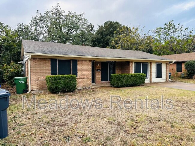 1112 Parkdale Dr in Waco, TX - Foto de edificio - Building Photo