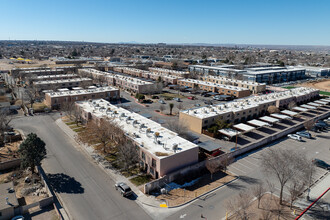 3301 Monroe St NE in Albuquerque, NM - Foto de edificio - Building Photo