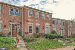 5 Aliceview Ct in Timonium, MD - Building Photo