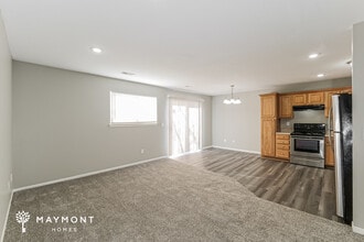 8123 E 100th Terrace Ct, Unit 203 in Kansas City, MO - Foto de edificio - Building Photo